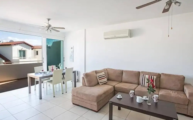 Apt Faye, Beautiful 2bdr Pernera Apartment