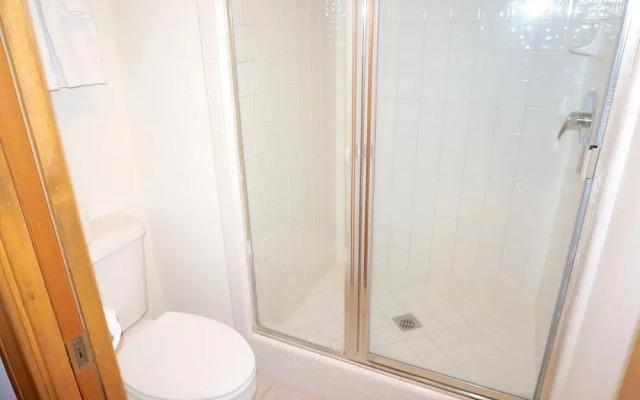 Beautiful Remodeled 2-bedroom Condo