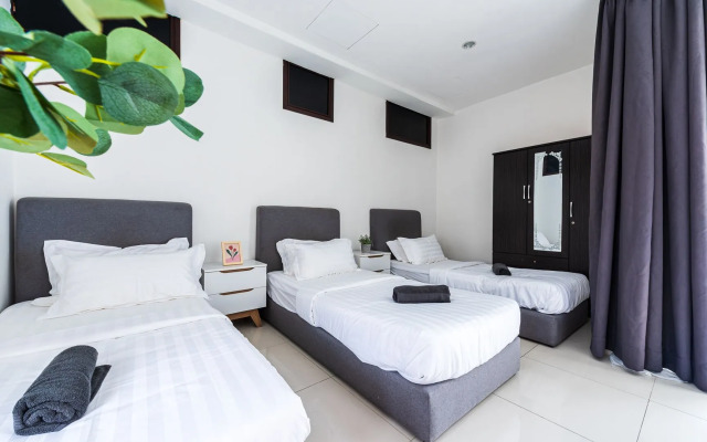 9225sf 6BR 27PAX Private Pool Villa, 1km to KLCC