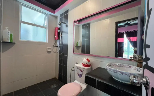 Hello Kitty Signature Suite