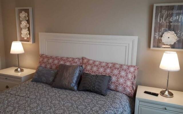 Splendid 4 Bedroom Home Close to Disney 5168