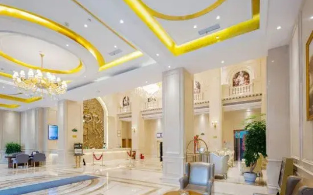 Vienna International Hotel (Yunmeng Longgang Road)