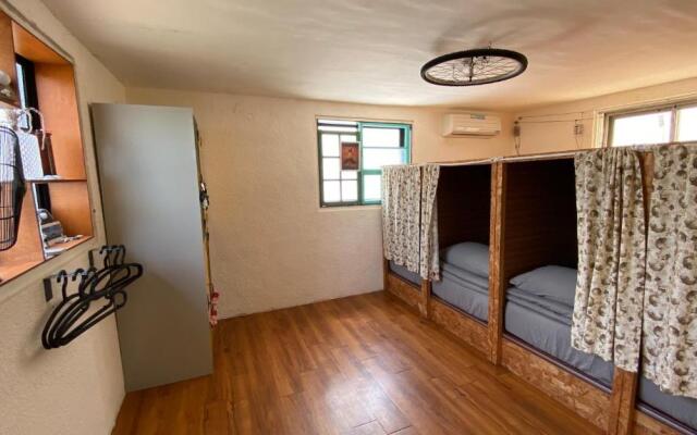 82G Backpacker Inn