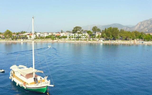 Dolunay Suit & Beach