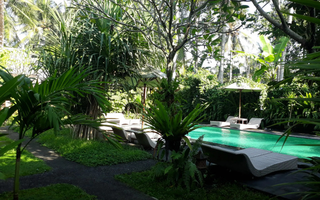 ZEN Rooms Jukut Paku Village