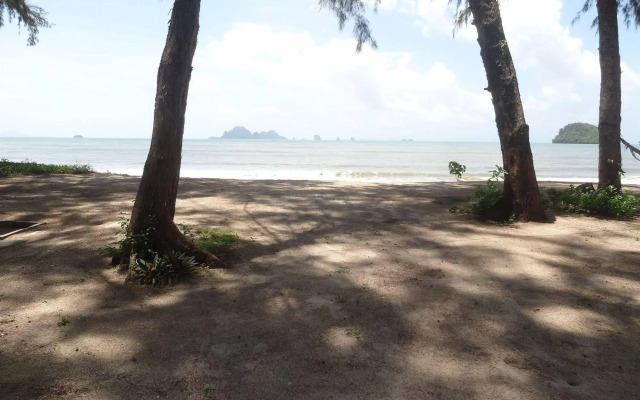 Sand Beach Bungalow
