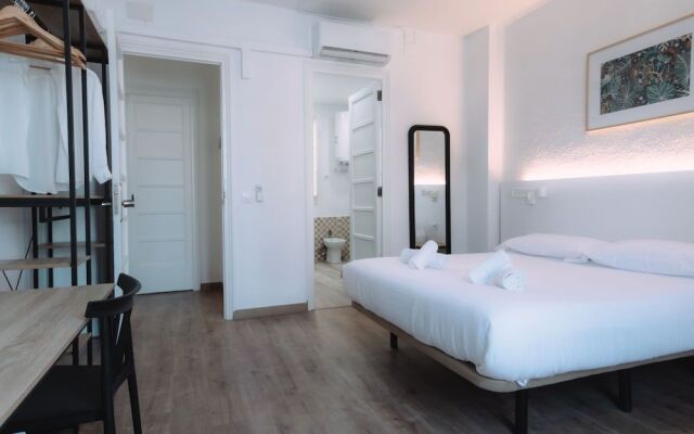 Clink Rooms & Flats