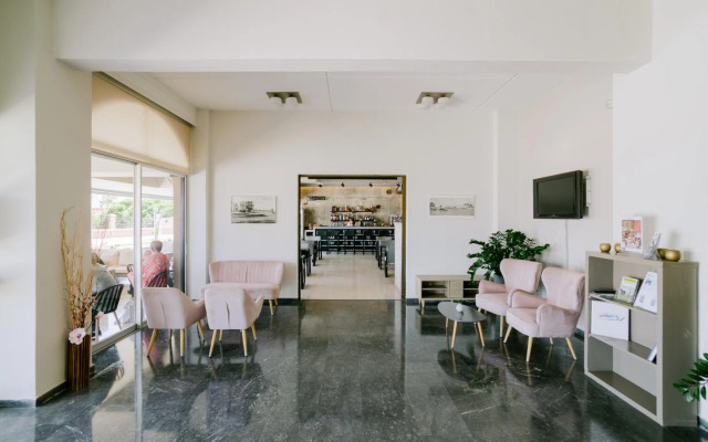 Zephyros Hotel