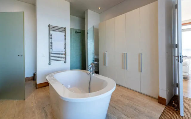 PENTHOUSE 230m2 ON THE SEA