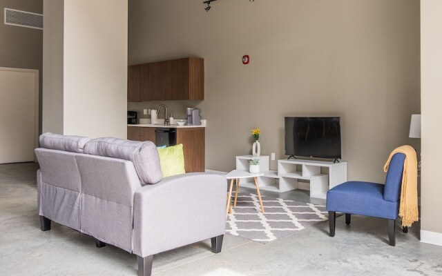 Central Apartments Near America's Center