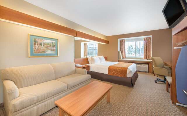 Microtel Inn & Suites by Wyndham Raton