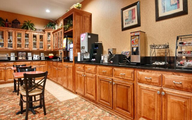 Best Western Plus Bradbury Inn & Suites