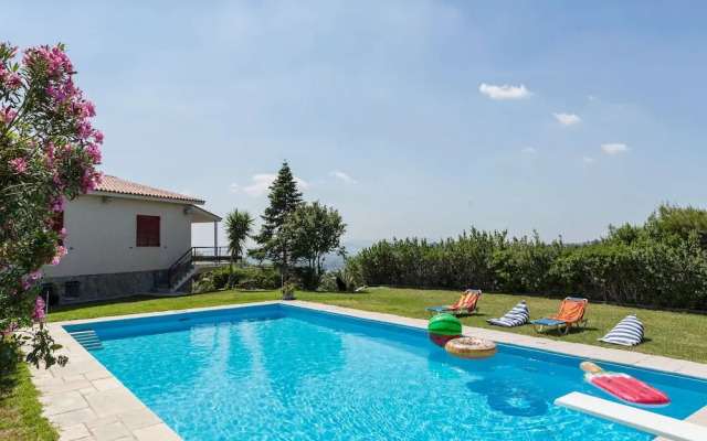 Dream Holidays in a Luxurious Garden Pool Villa