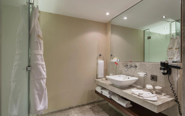 Tui Blue Side- All Inclusive