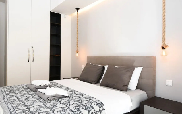 142m² Bright Alimos Apartment with Marina View