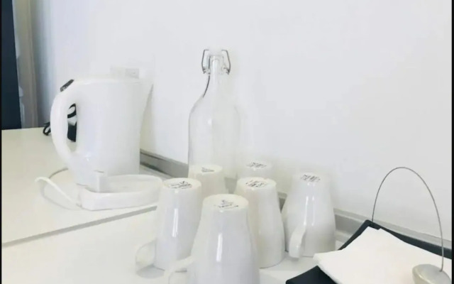 Sky Bungalow Green Beverly Hills