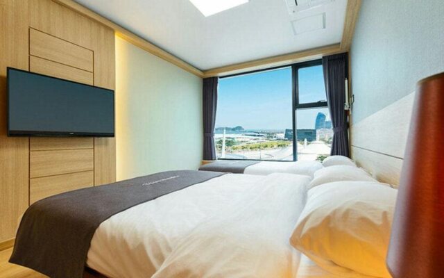 Paulownia Hostel & Guest House