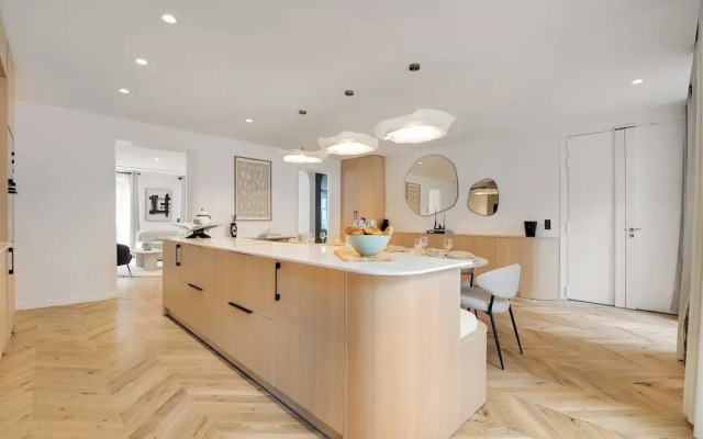 Spacious Flat - 4 Br/10p - Madeleine