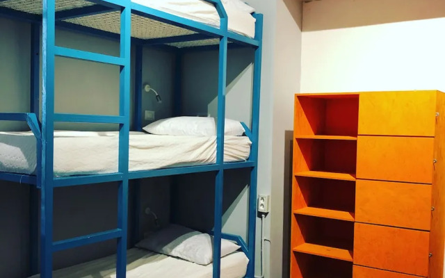 H Hostel Friendly Accommodation