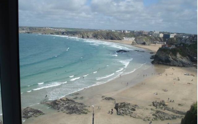 Cliff House B&B & The Moorings Apartments