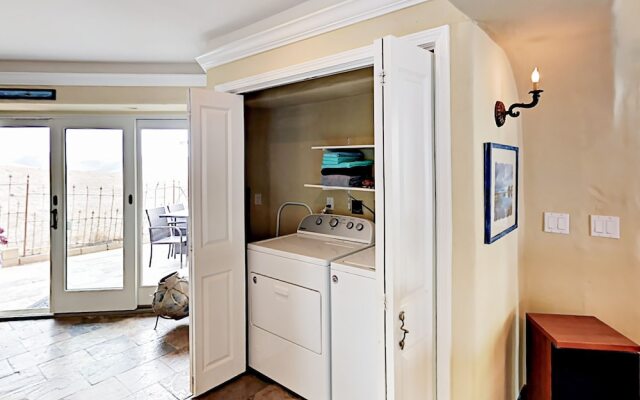 Hilltop Designer - 2 Br Home