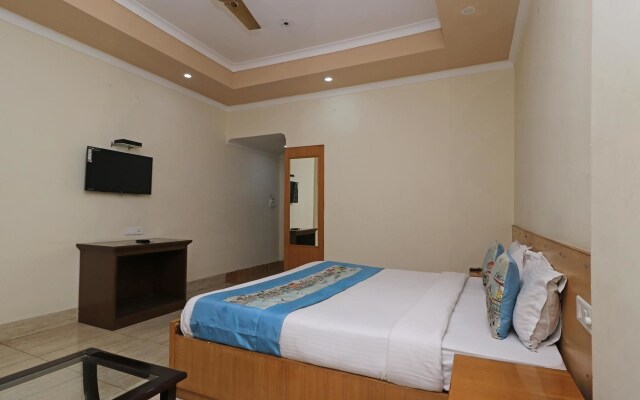 OYO 4798 Hotel Periwal Premium