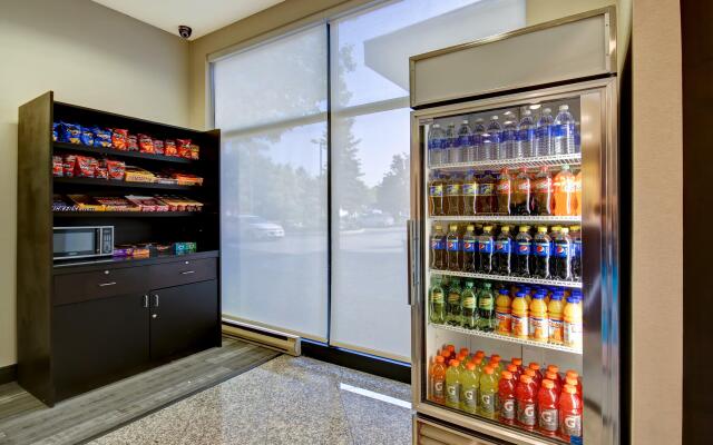 Holiday Inn & Suites Windsor Ambassador Bridge by IHG