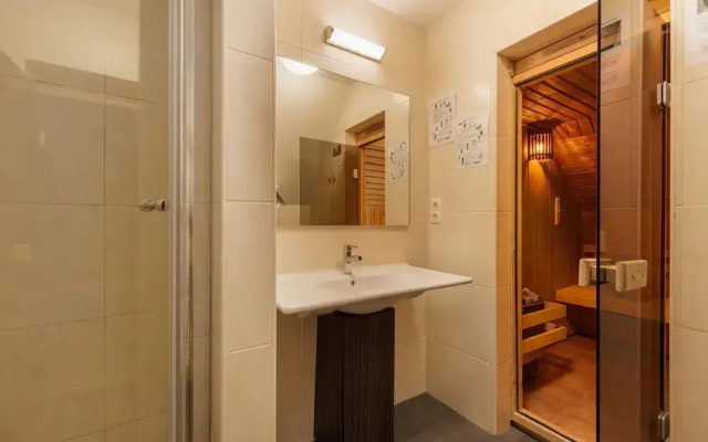 Restyled Villa with Washing Machine near River Moselle