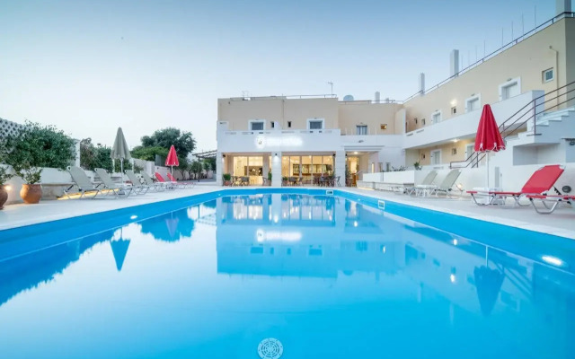 Hiona Holiday Hotel