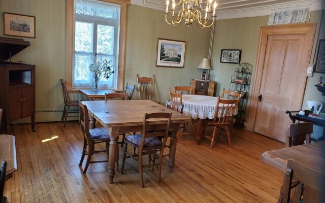 L'Ancien Presbytère de St-Marcel