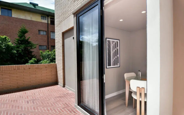 w Resplendent 1BR w Modern Balcony in Unicentro