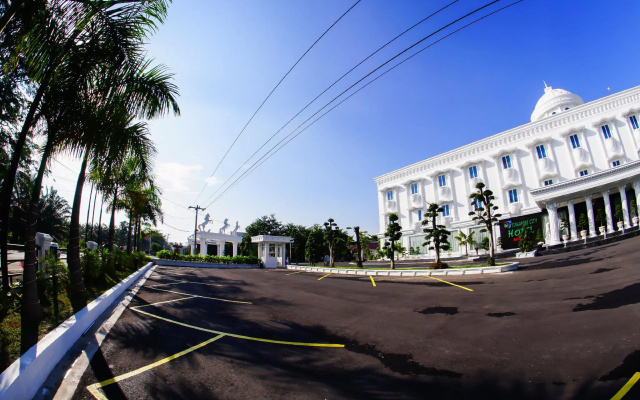 Singapore City Hotel Batu Bara — 3-star hotel in Silaulaut