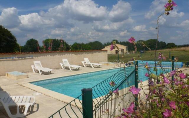 Hirondelle Holiday Home