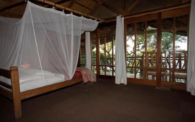 Safari Beach Lodge