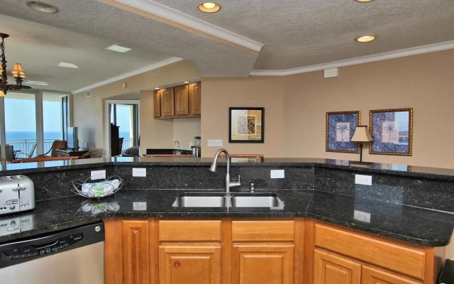 Colonnades 1901 - 4 Br condo