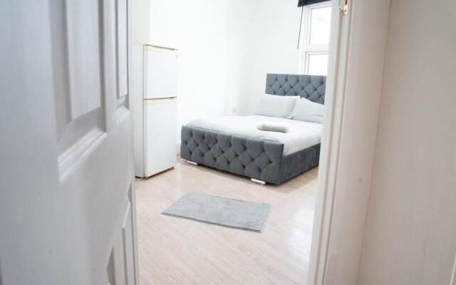 Inviting 3-bed Apartment in London
