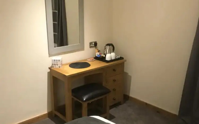Deri-Down Guest House
