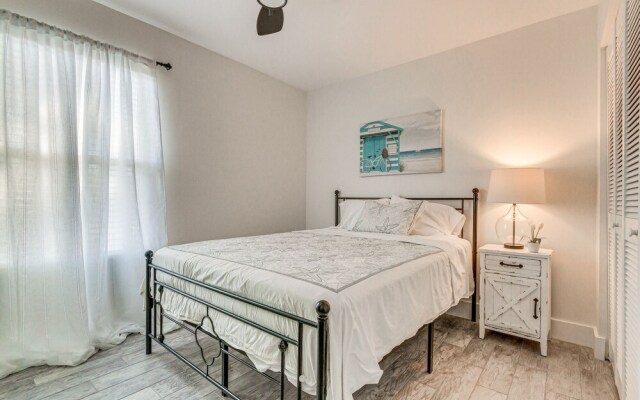 Modern Pensacola Home ~ 6 Mi to Beach!