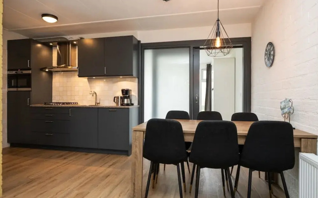 Holiday Home Vakantiepark 't Eibernest Texel