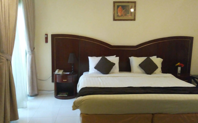 Royal Crown Hotel & Suites