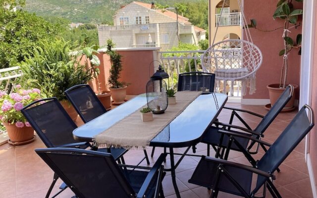 Spacious 2-bed Apartment in Cavtat