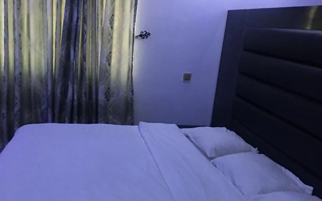 Jaybritt Luxury Apartment