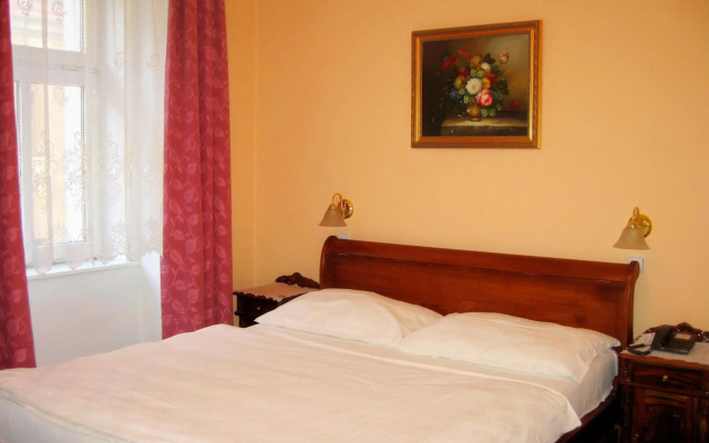 Opera Hotel