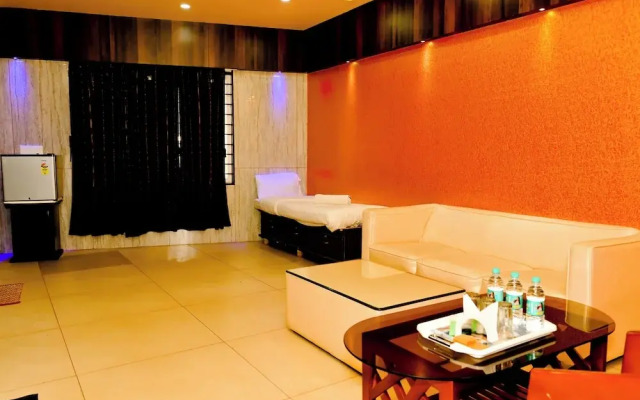 M K Arcade Hotel