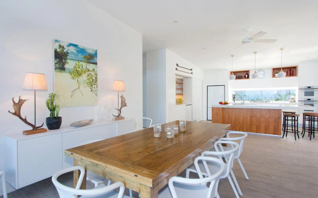 Adams St 32 – Guest Rooms – Sunshine Beach