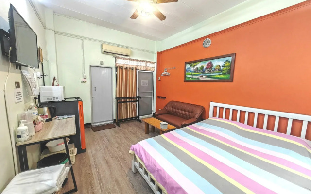The Backpacker Station