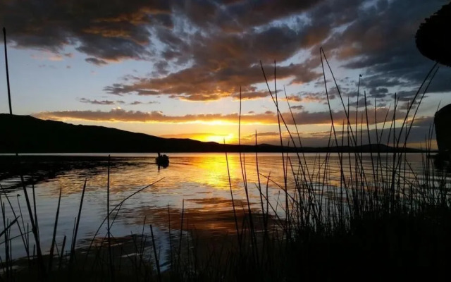 Uros Titicaca Marca Lodge