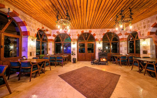Capp Royal Cave Hotel