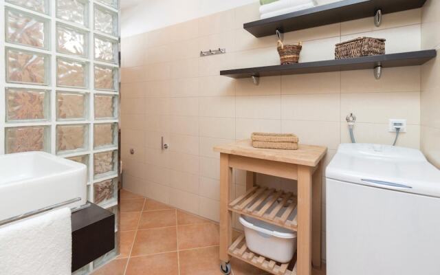 Stunning Home in Zdrelac With Wifi and 2 Bedrooms