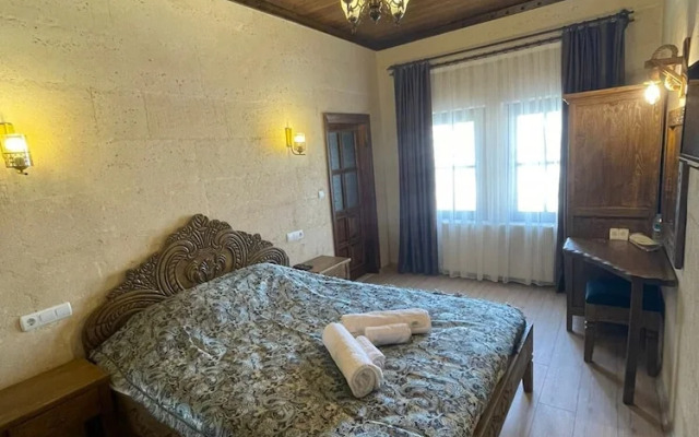 Bella Vista Stone House